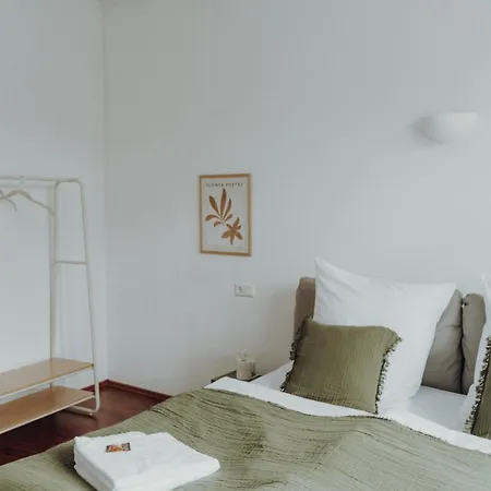 Weinstrassenzauber Altbauwohnung Mitten In Nw Apartment